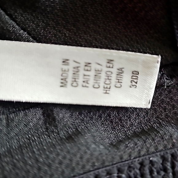 Victoria Secret Sport, Bra's 32 DD - Picture 6 of 13